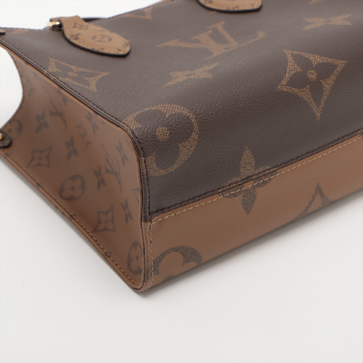 Louis Vuitton Monogram Giant Reversee On The Go PM M46373