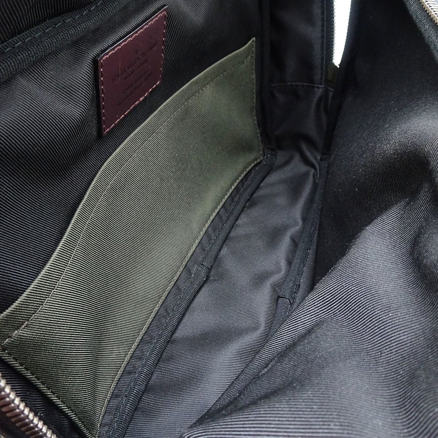 LOUIS VUITTON Messenger Handbag