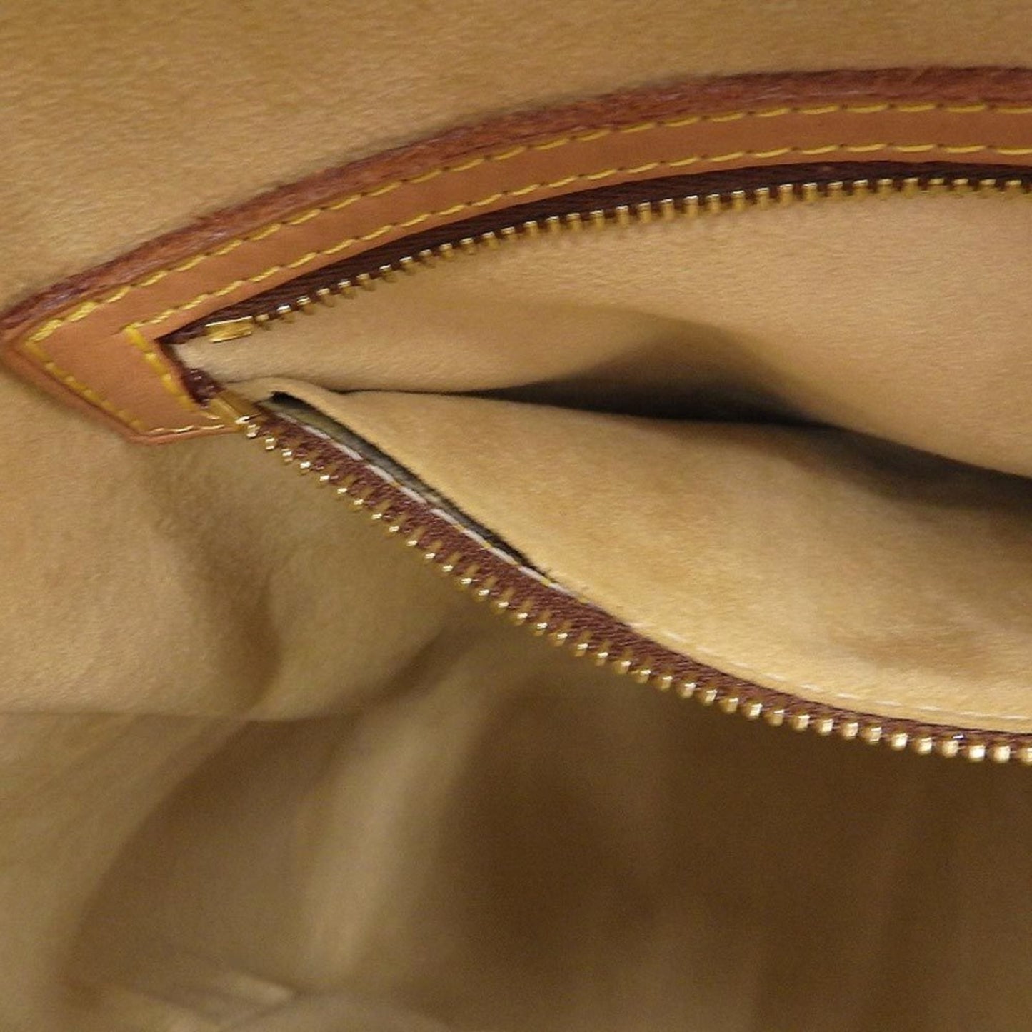 Louis Vuitton Monogram Looping GM One Shoulder Bag M51145