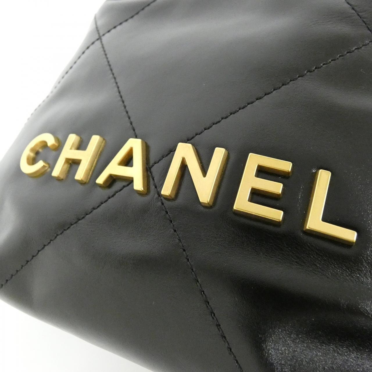 Chanel 22 Calfskin Shoulder Bag - Rovelle Bags