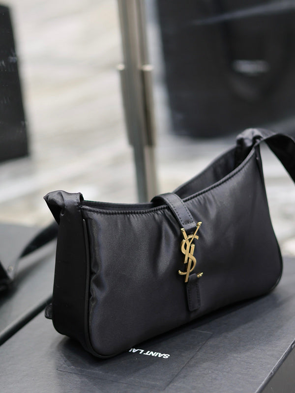Yves Saint Laurent - Bags - 168