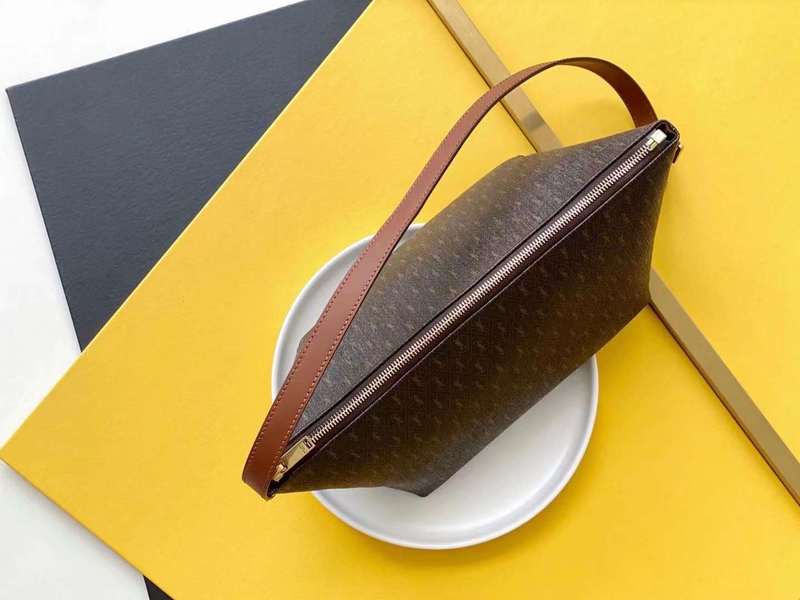 Yves Saint Laurent Uptown Modern Handbag
