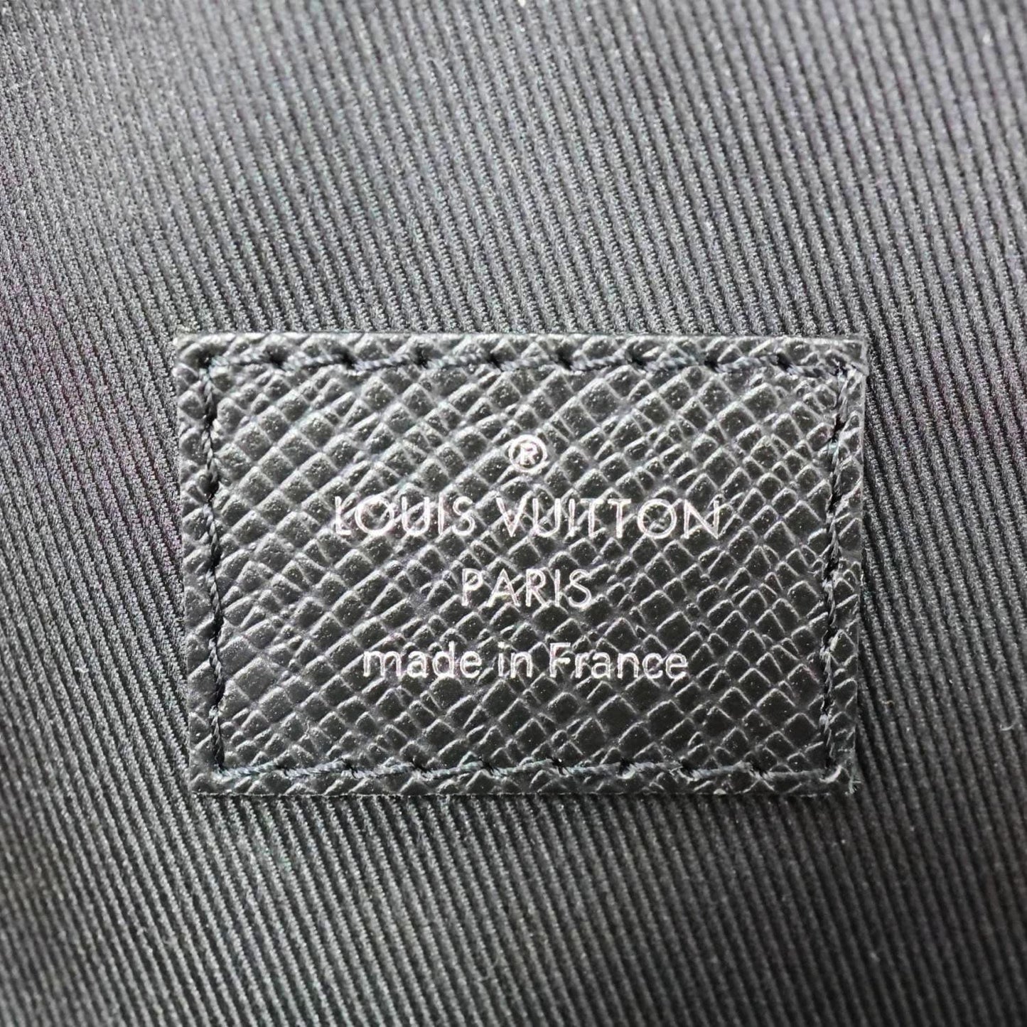LOUIS VUITTON Avenue Sling Taiga Leather Backpack Black