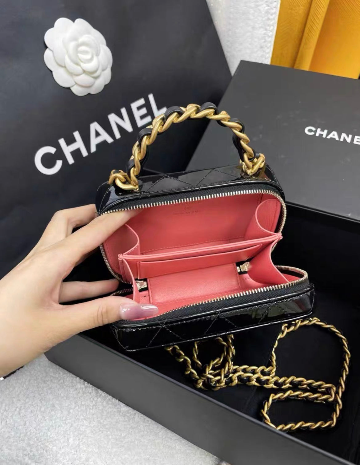 Chanel Chanel 22 Shoulder Bag - Rovelle Bags