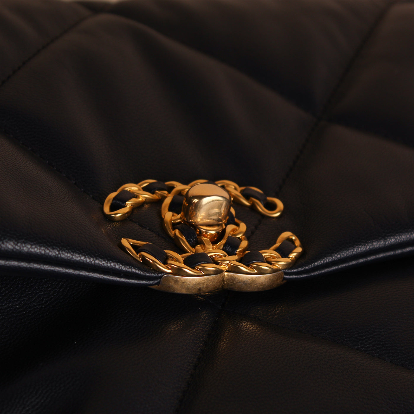 Chanel Chanel 19 Shoulder Bag - Rovelle Bags