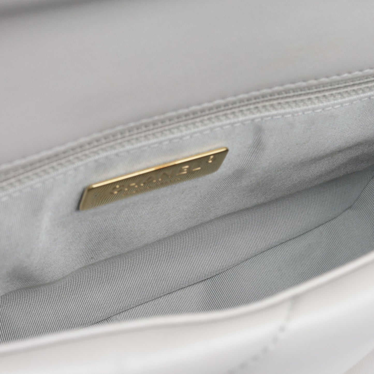 Chanel Chanel 19 Shoulder Bag - Rovelle Bags