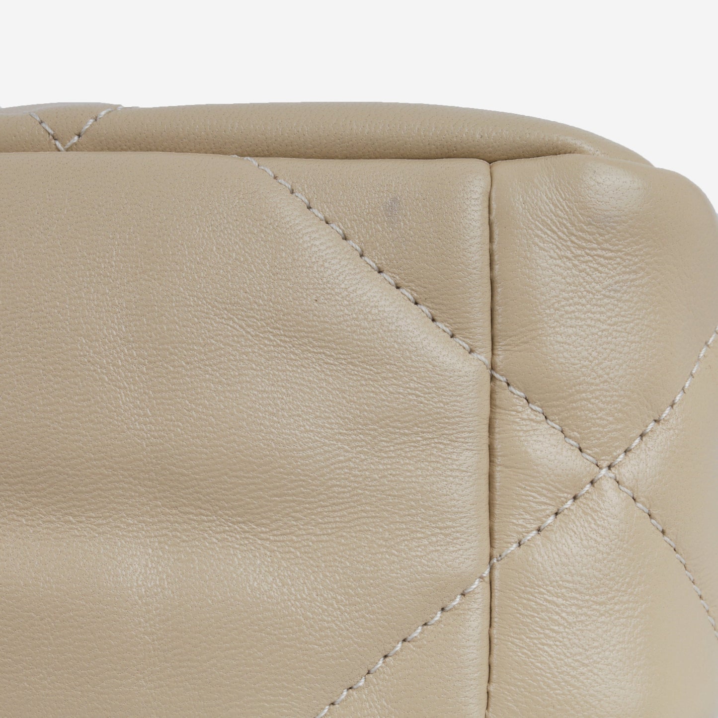 Chanel Chanel 19 Shoulder Bag - Rovelle Bags