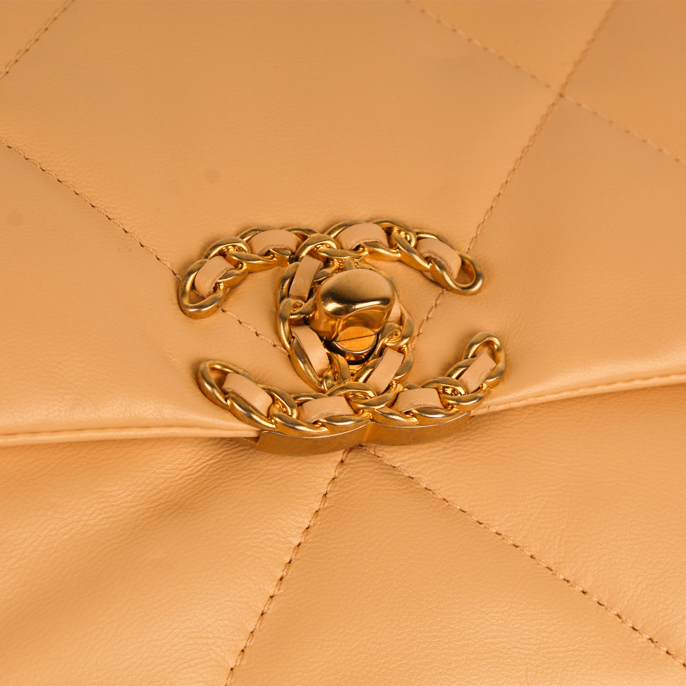 Chanel Chanel 19 Shoulder Bag - Rovelle Bags