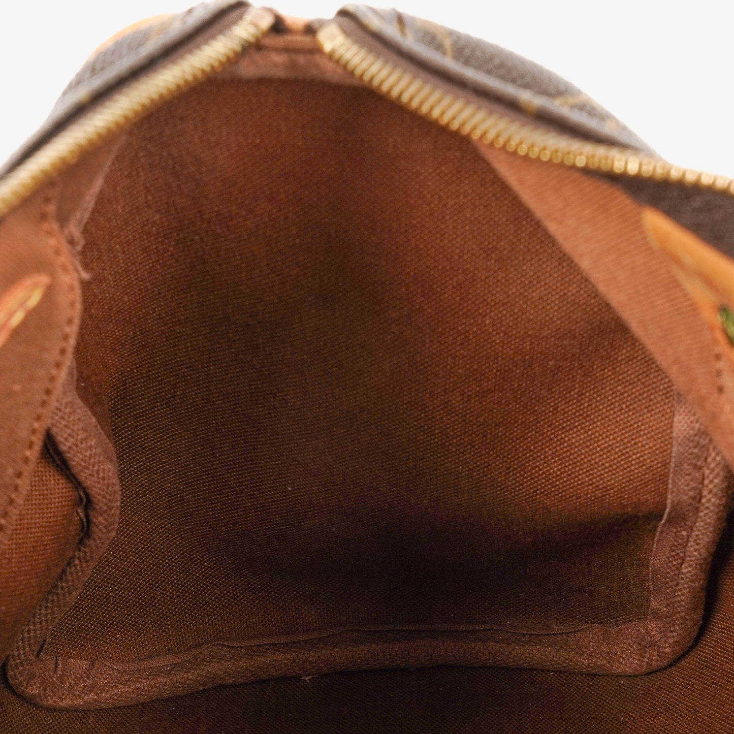 Louis Vuitton 25 Monogram Canvas Bag