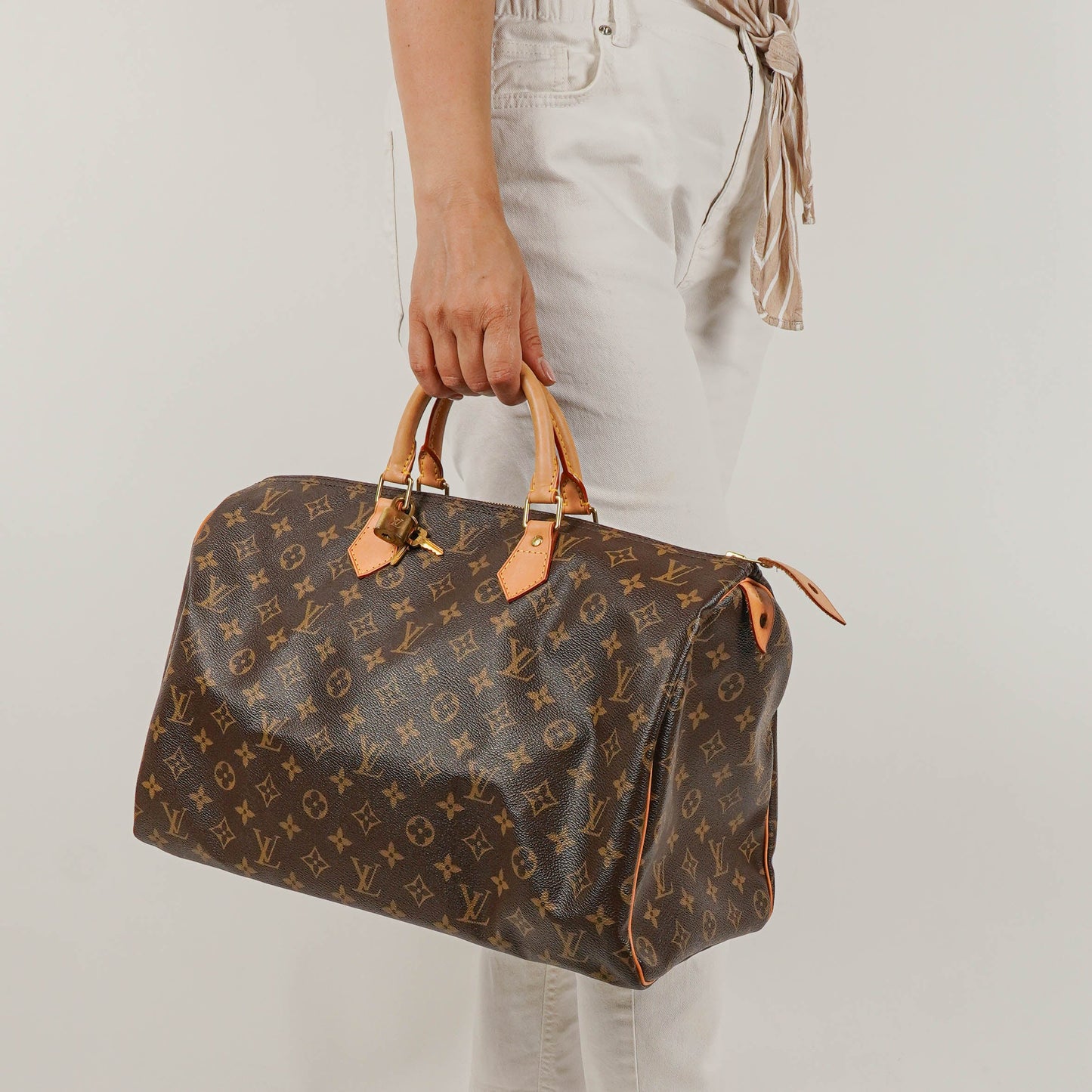 Louis Vuitton 40 Monogram Canvas Bag