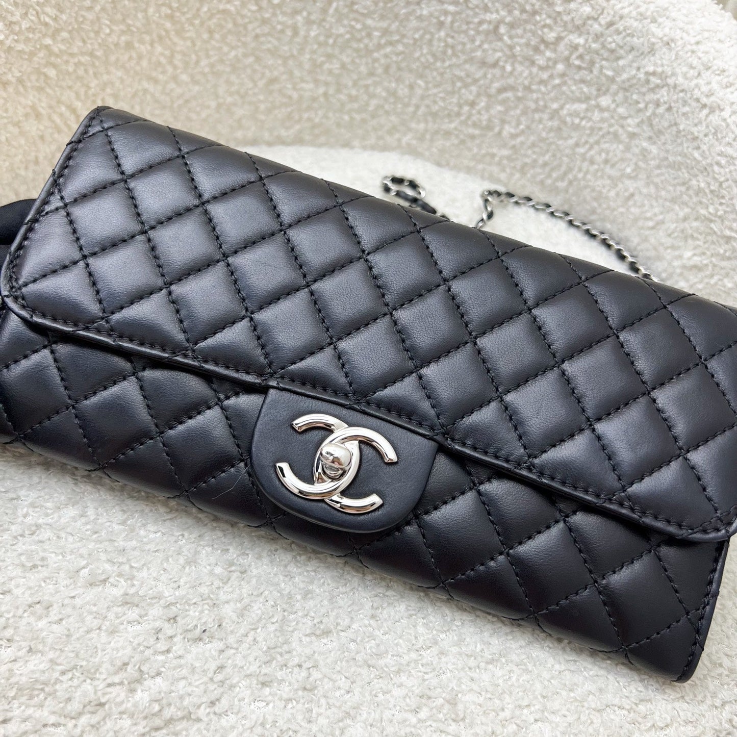 Chanel Seasonal Clutch with Chain in Clutch Bag - Rovelle Bags
