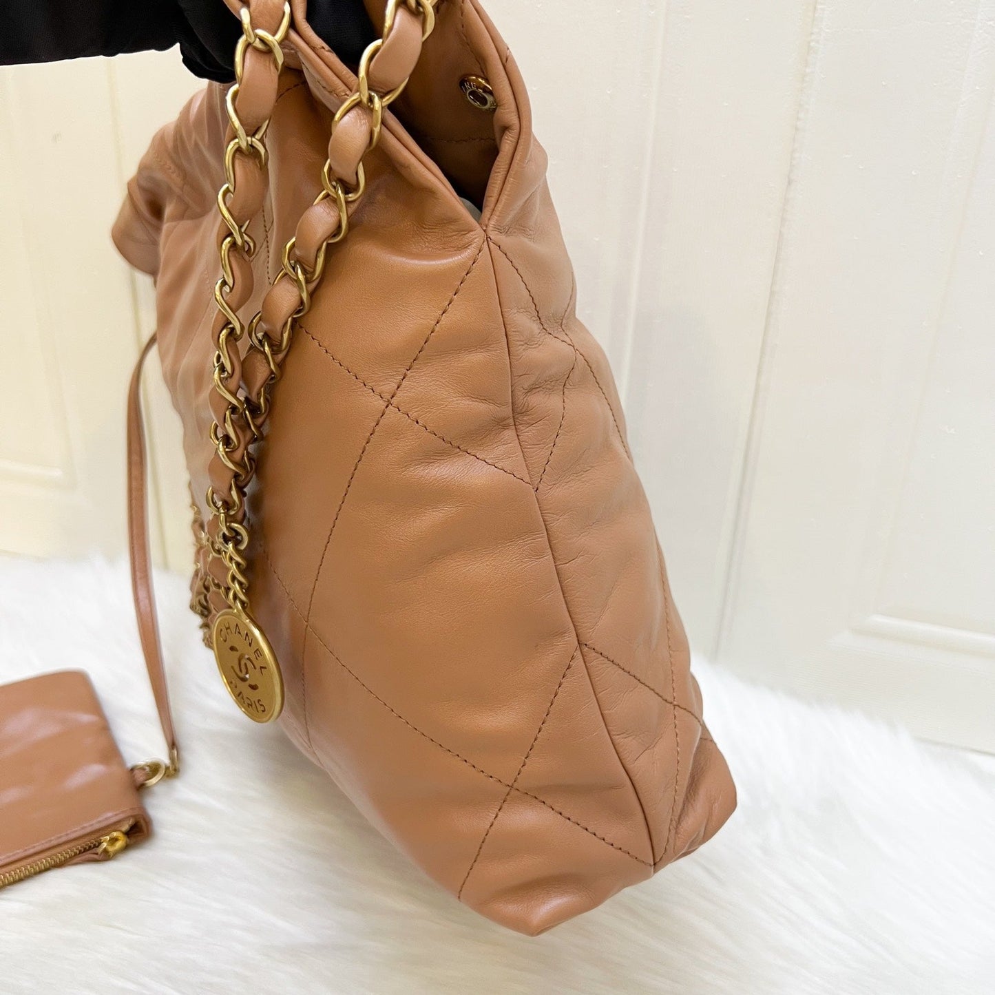 Chanel 22 Small Hobo Handbag - Rovelle Bags