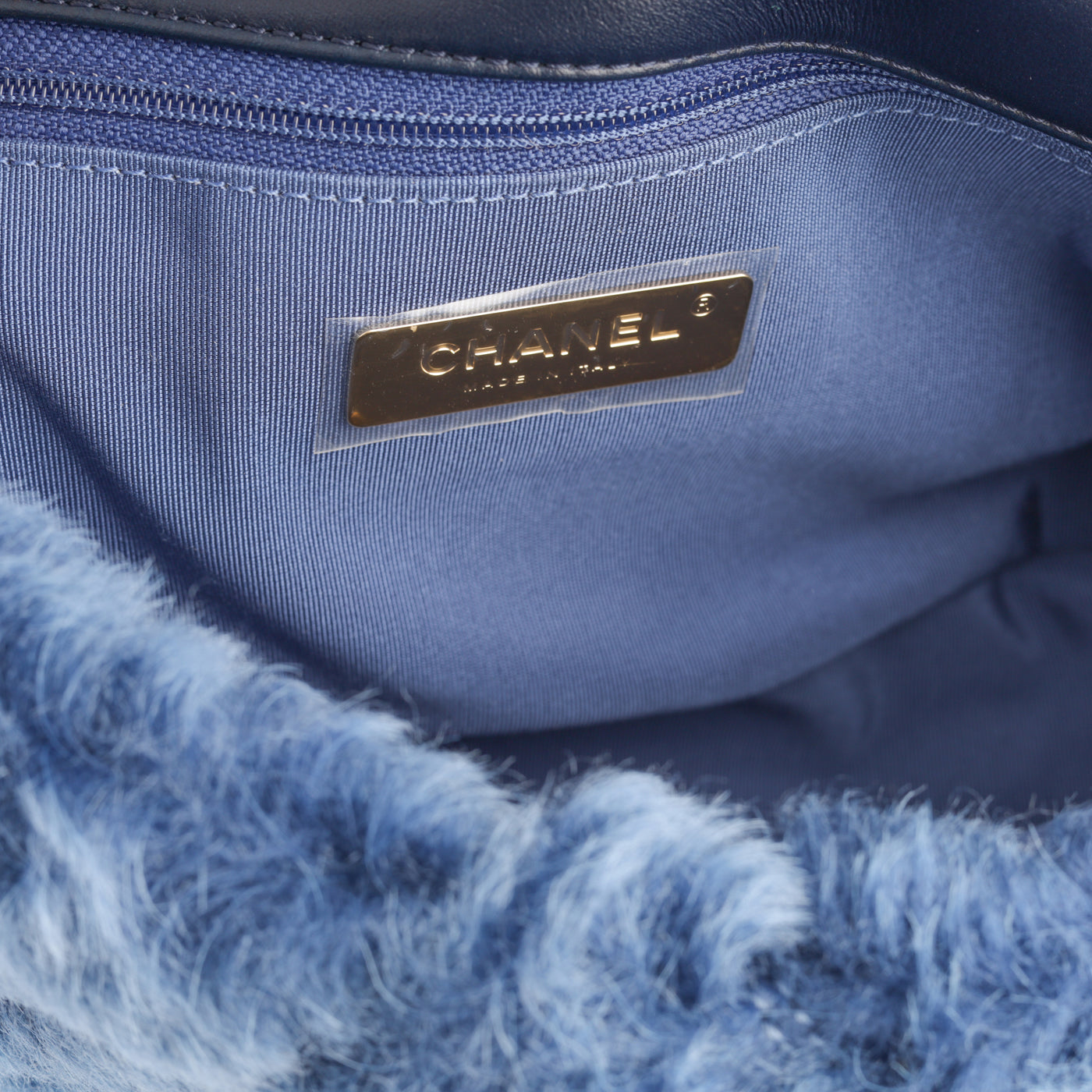 Chanel Chanel 19 Shoulder Bag - Rovelle Bags
