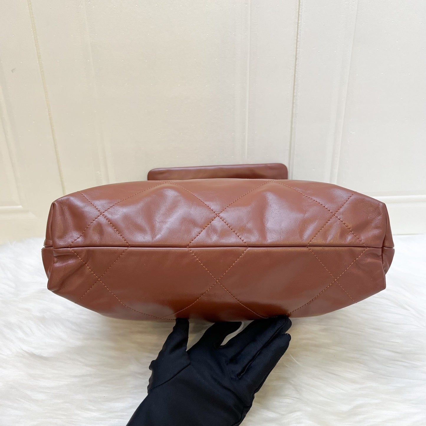 Chanel 22 Small Hobo Handbag - Rovelle Bags