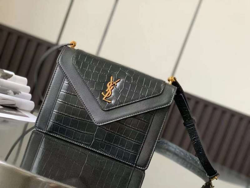 Yves Saint Laurent Weekend Polished Handbag