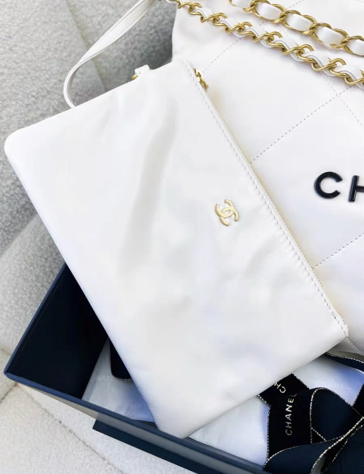 Chanel Chanel 22 Shoulder Bag - Rovelle Bags
