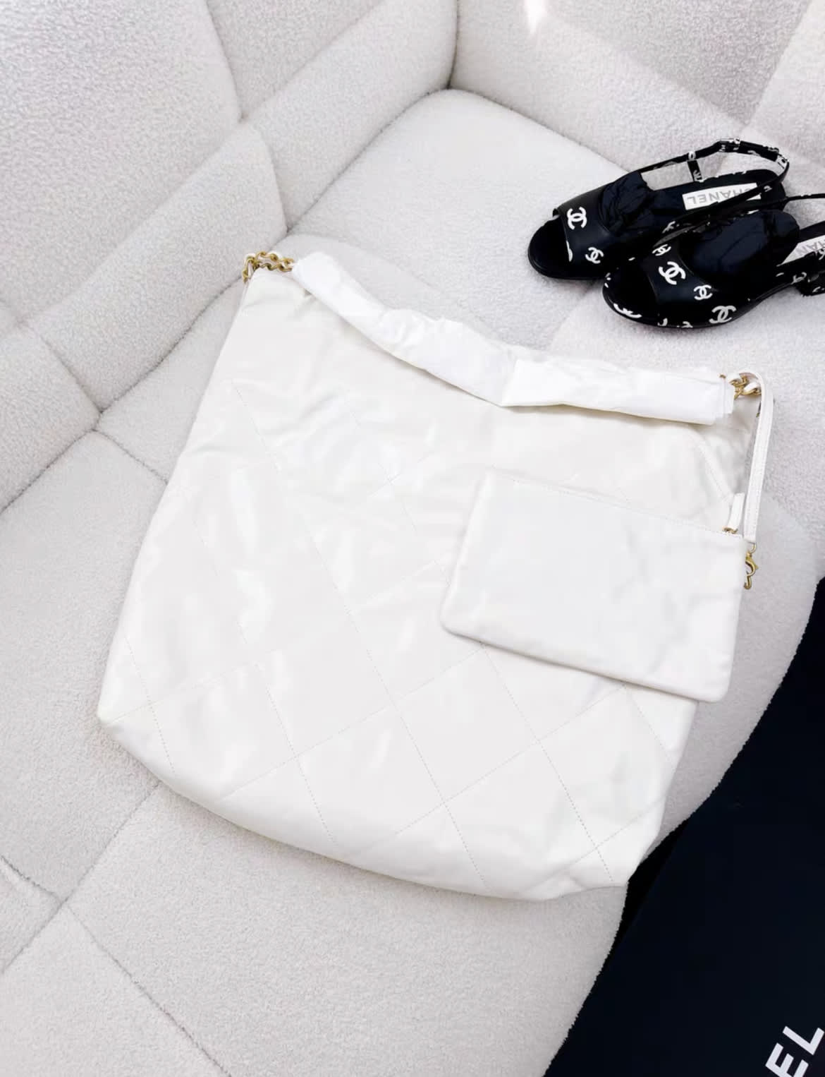 Chanel Chanel 22 Shoulder Bag - Rovelle Bags