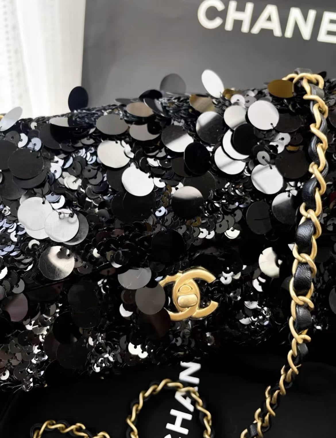 Chanel Chanel 22 Shoulder Bag - Rovelle Bags