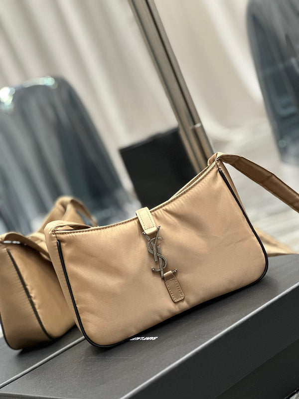 Yves Saint Laurent - Bags - 162