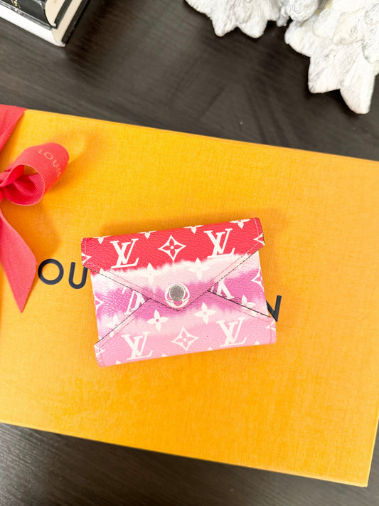LOUIS VUITTON 2020 Monogram Escale Small Kirigami Card Holder in Red/Pink