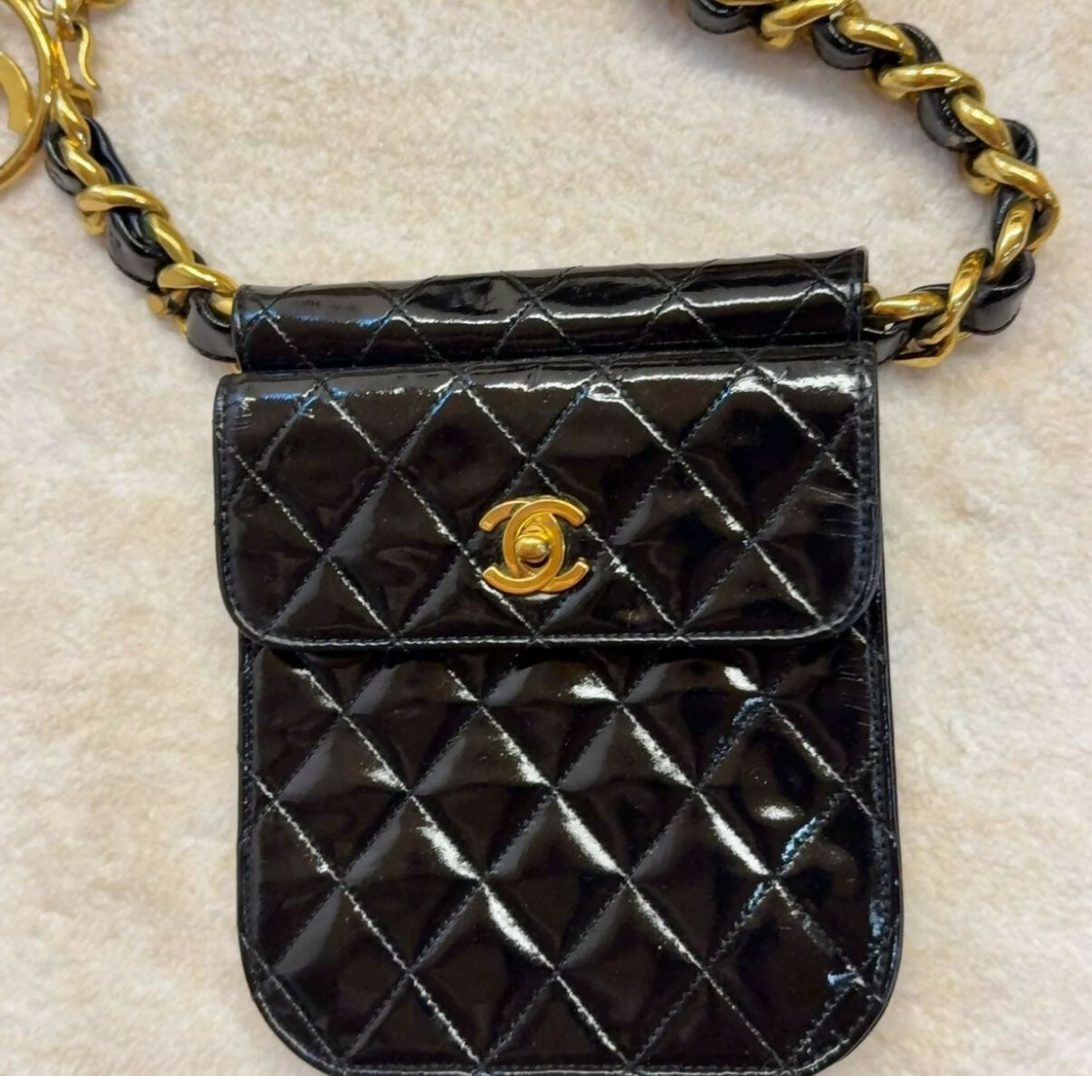 Chanel Chanel 19 Shoulder Bag - Rovelle Bags