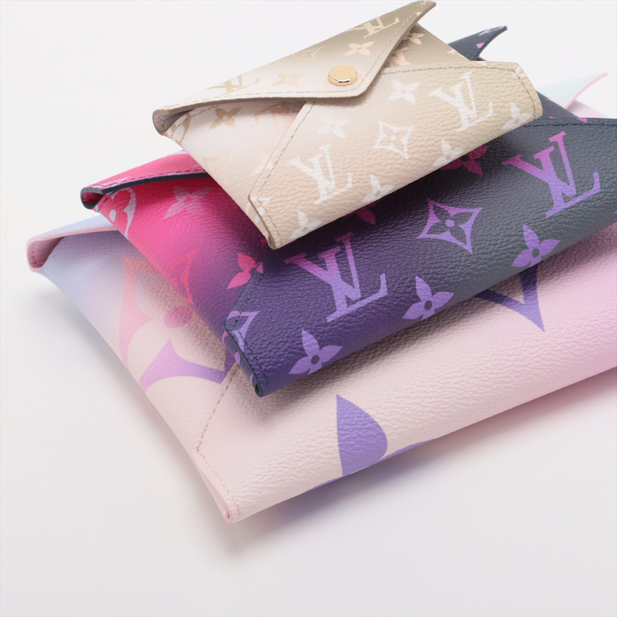 Louis Vuitton LV Escarl Poschet Kirigami M81271