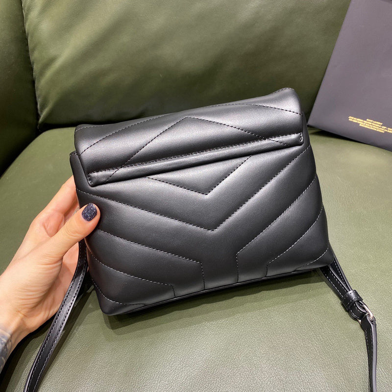 Yves Saint Laurent Boutique Polished Handbag