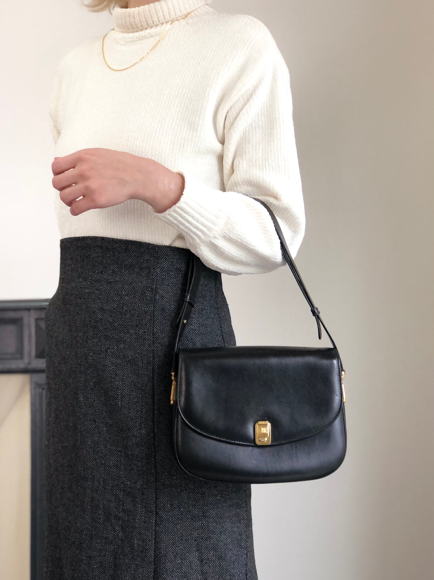 CELINE Front Buckle Shoulder bag Black ery5dr