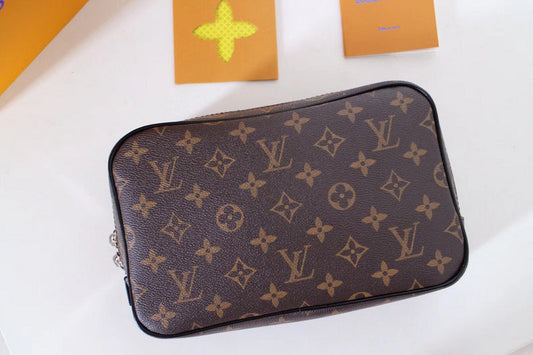 Louis Vuitton Luxury Bags 1799