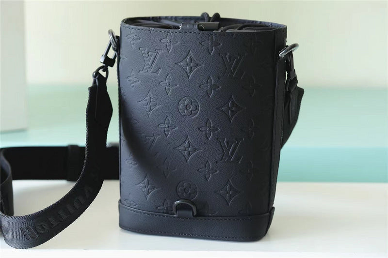 Franco Shops - Louis Vuittons - 9940
