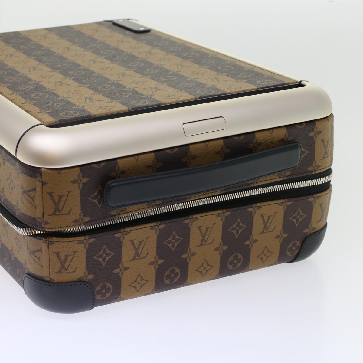LOUIS VUITTON Horizon 55 Travel