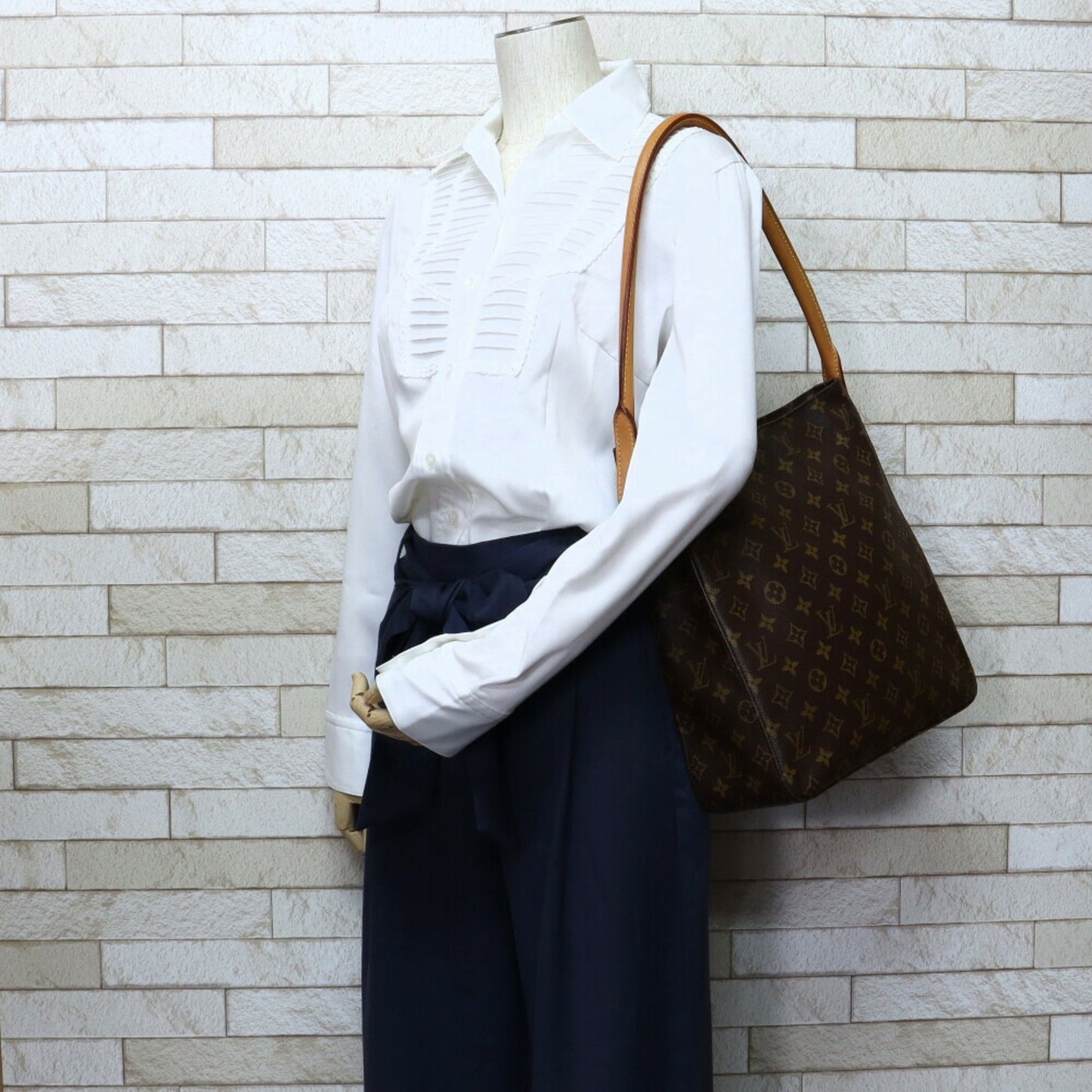 Louis Vuitton Looping GM Monogram Shoulder Bag Ladies
