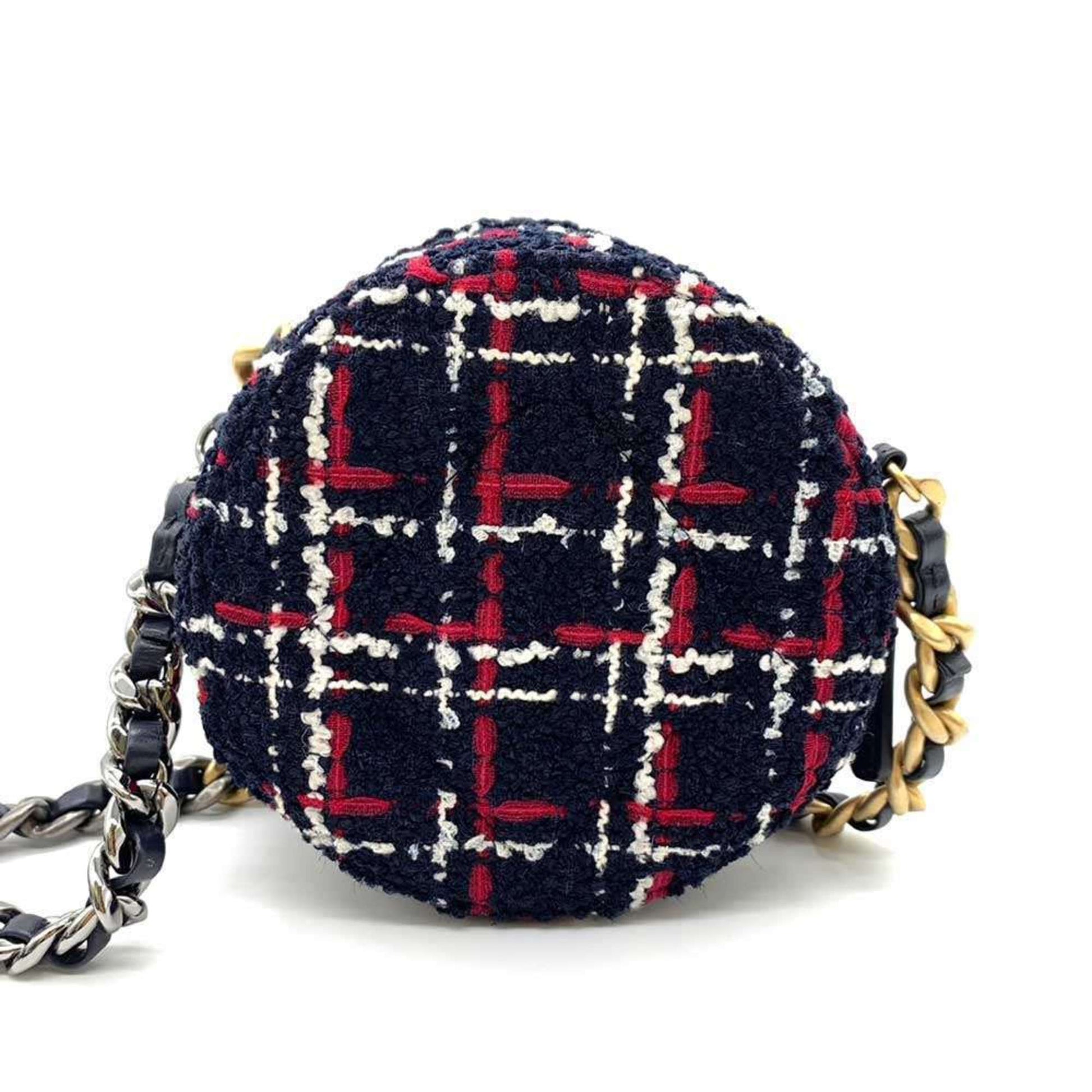 Chanel Pochette Crossbody - Almora Bags
