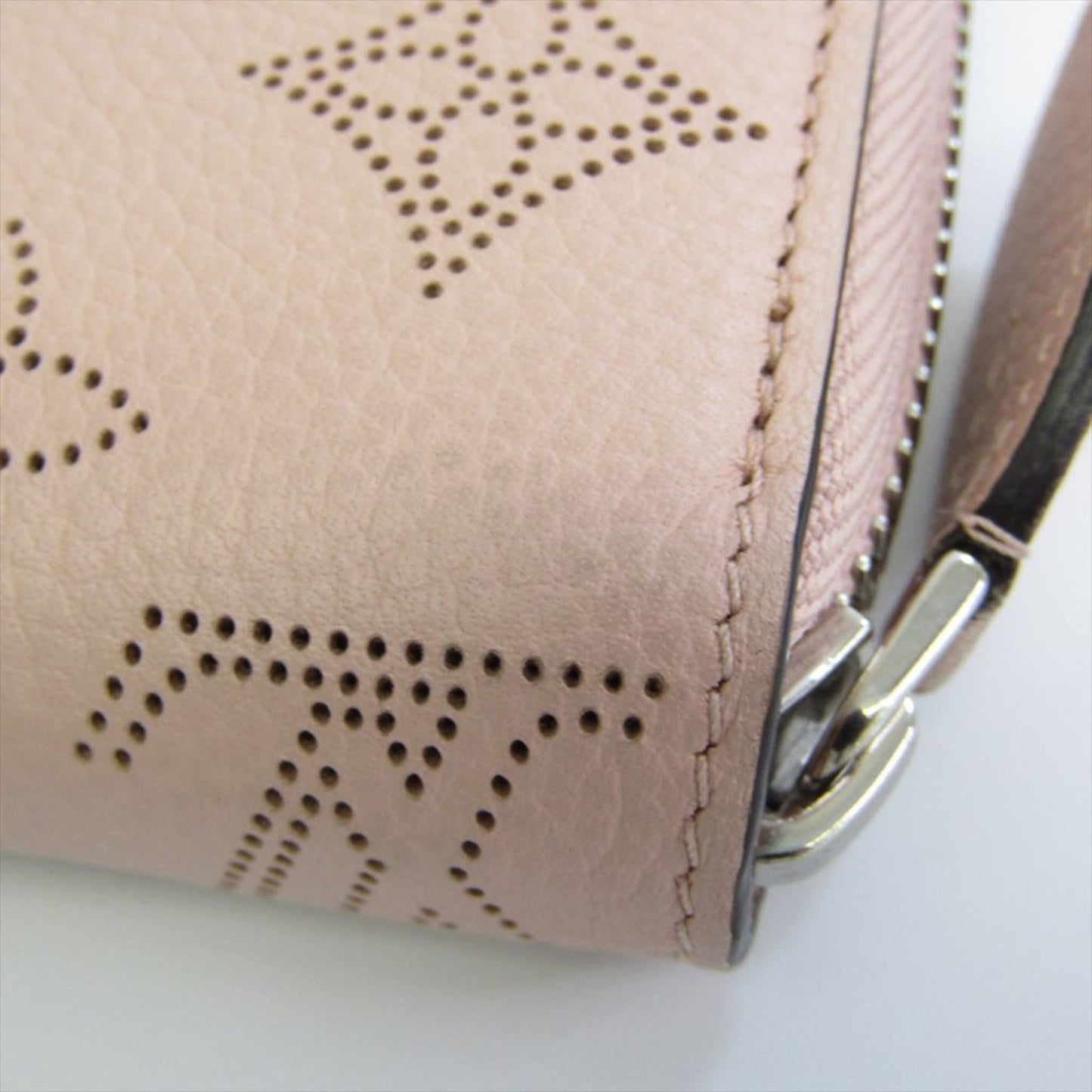 Louis Vuitton Mahina Zippy Wallet M61868 Women's Leather Long Wallet (bi-fold) Magnolia