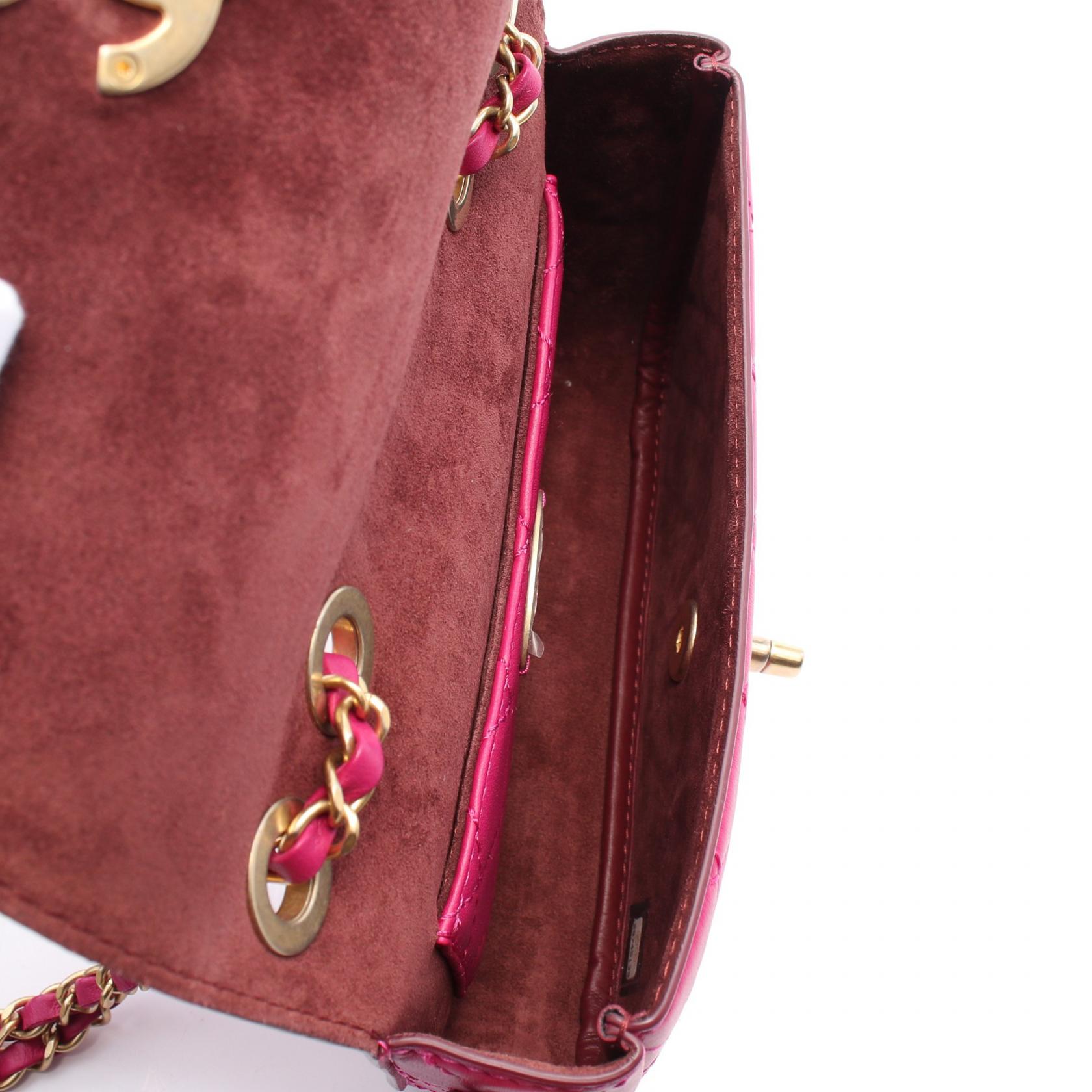 Chanel Matelasse Leather Shoulder Bag - Rovelle Bags