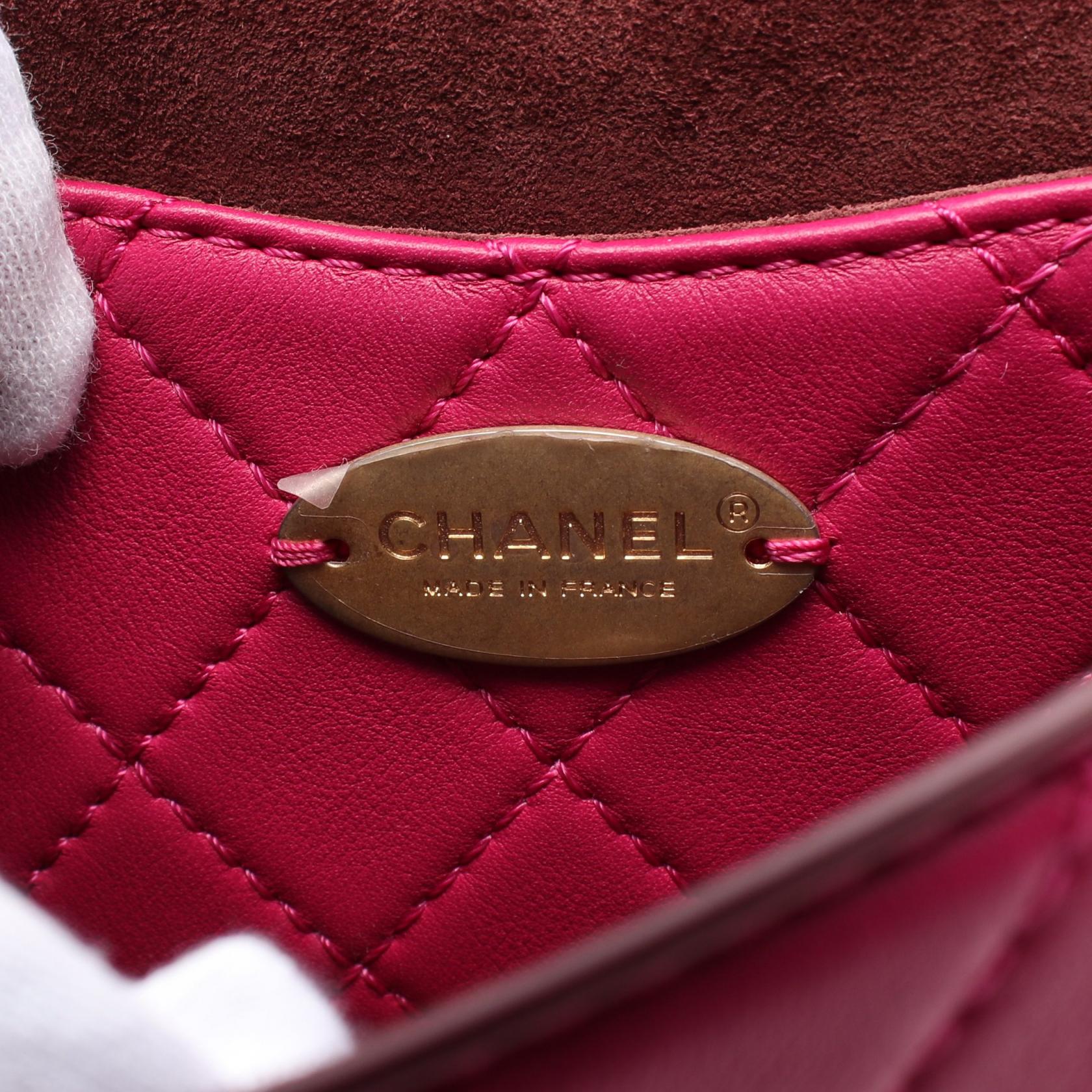 Chanel Matelasse Leather Shoulder Bag - Rovelle Bags