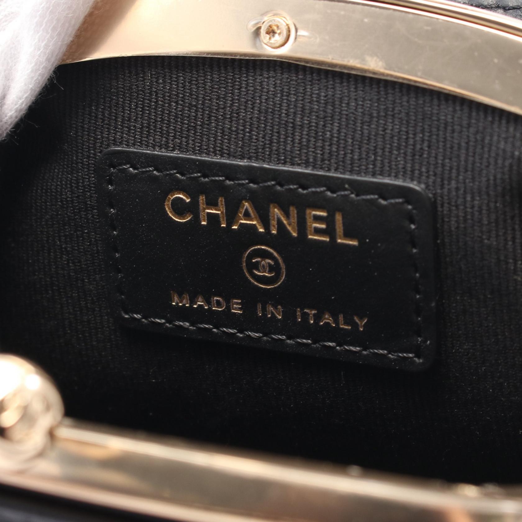 Chanel Matelasse Leather Shoulder Bag - Rovelle Bags