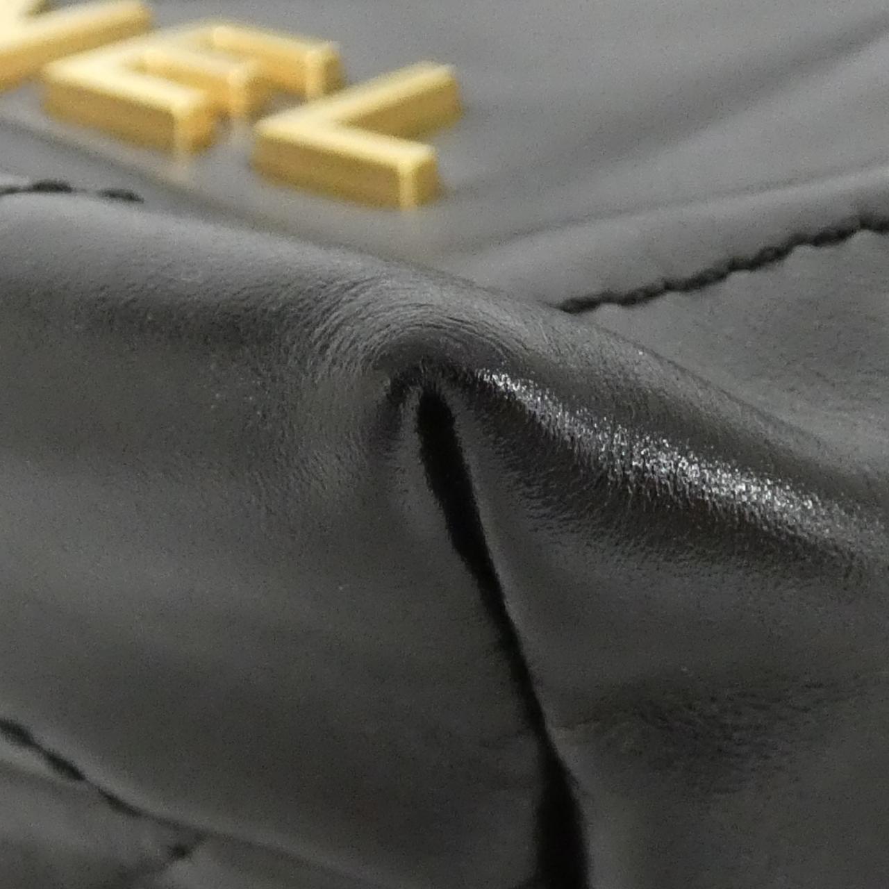 Chanel 22 Calfskin Shoulder Bag - Rovelle Bags