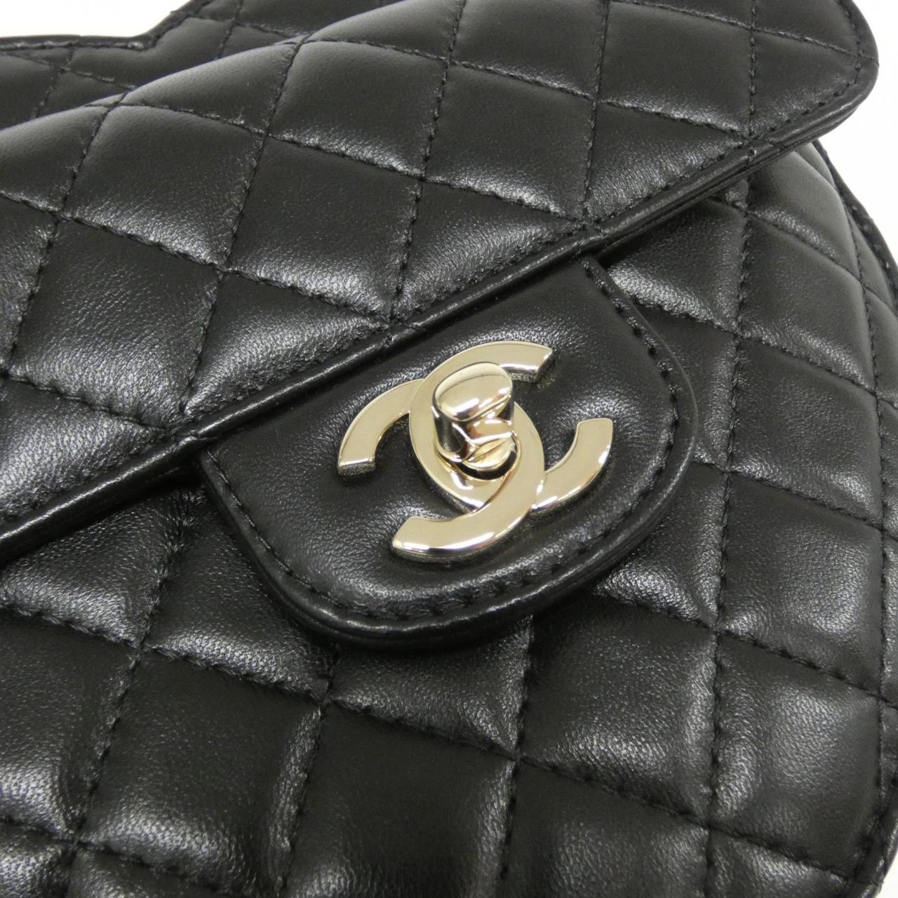 Chanel AS5764 Lambskin Shoulder Bag