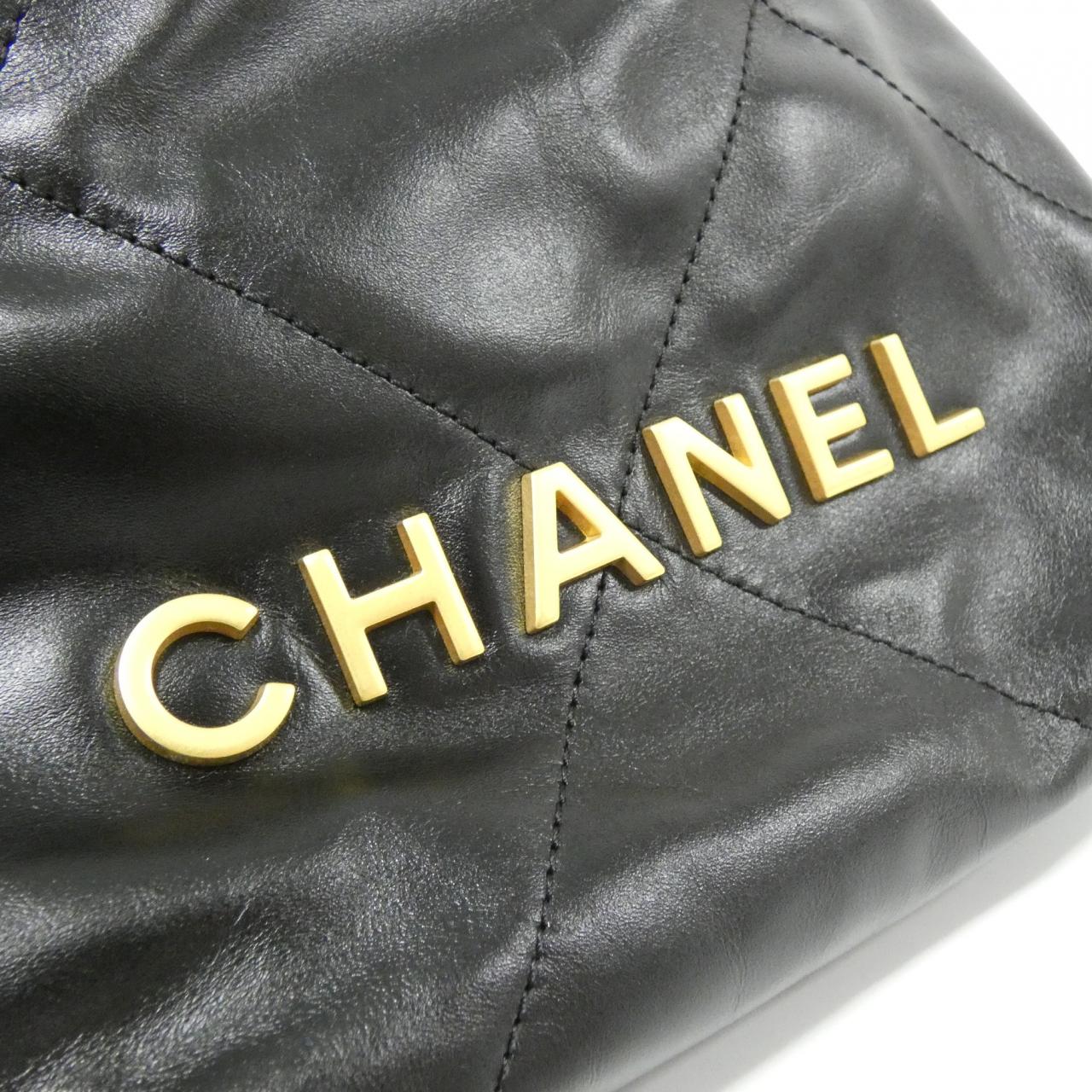 Chanel 22 Calfskin Handbag - Rovelle Bags