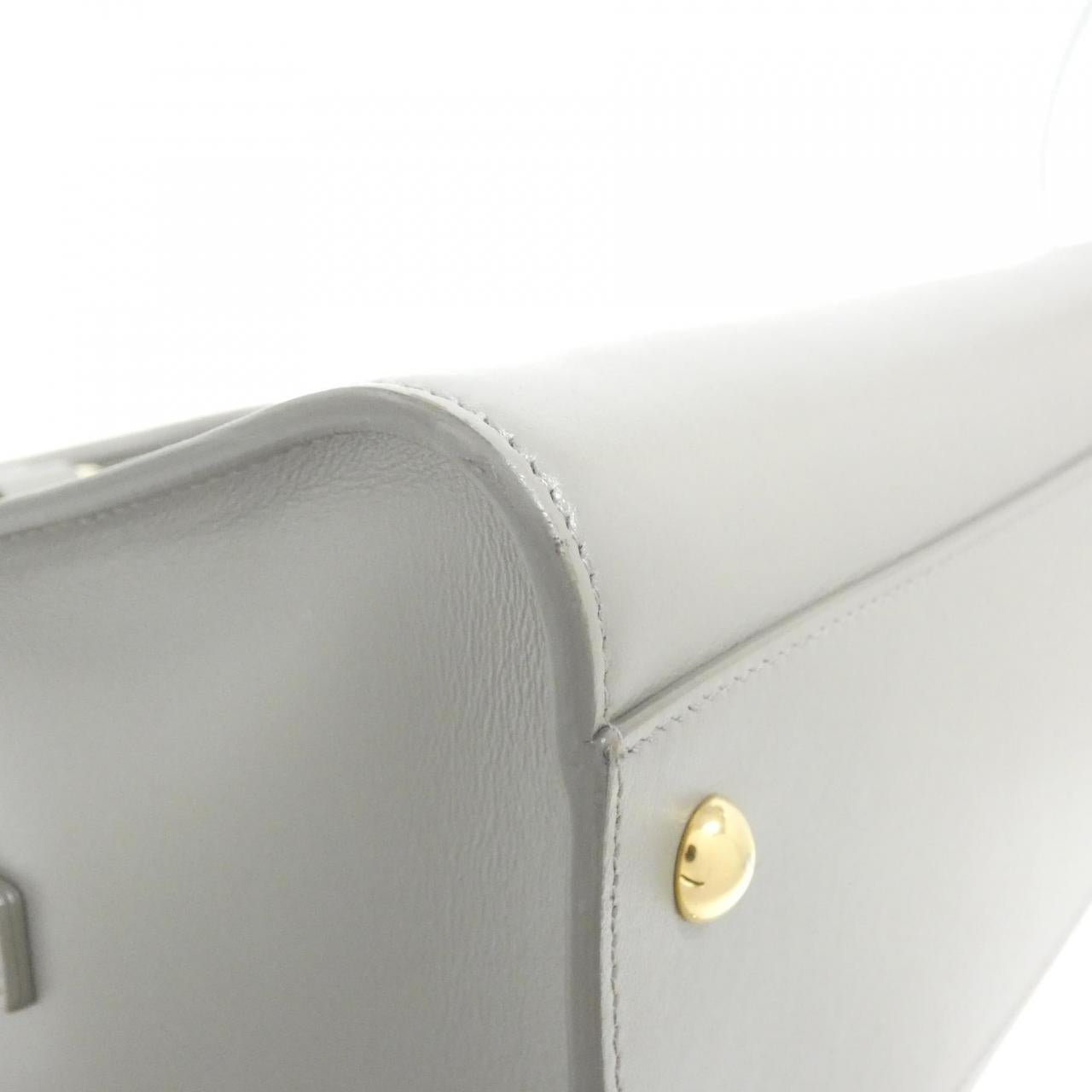 Saint Laurent Monogram Handbag - Rovelle Bags