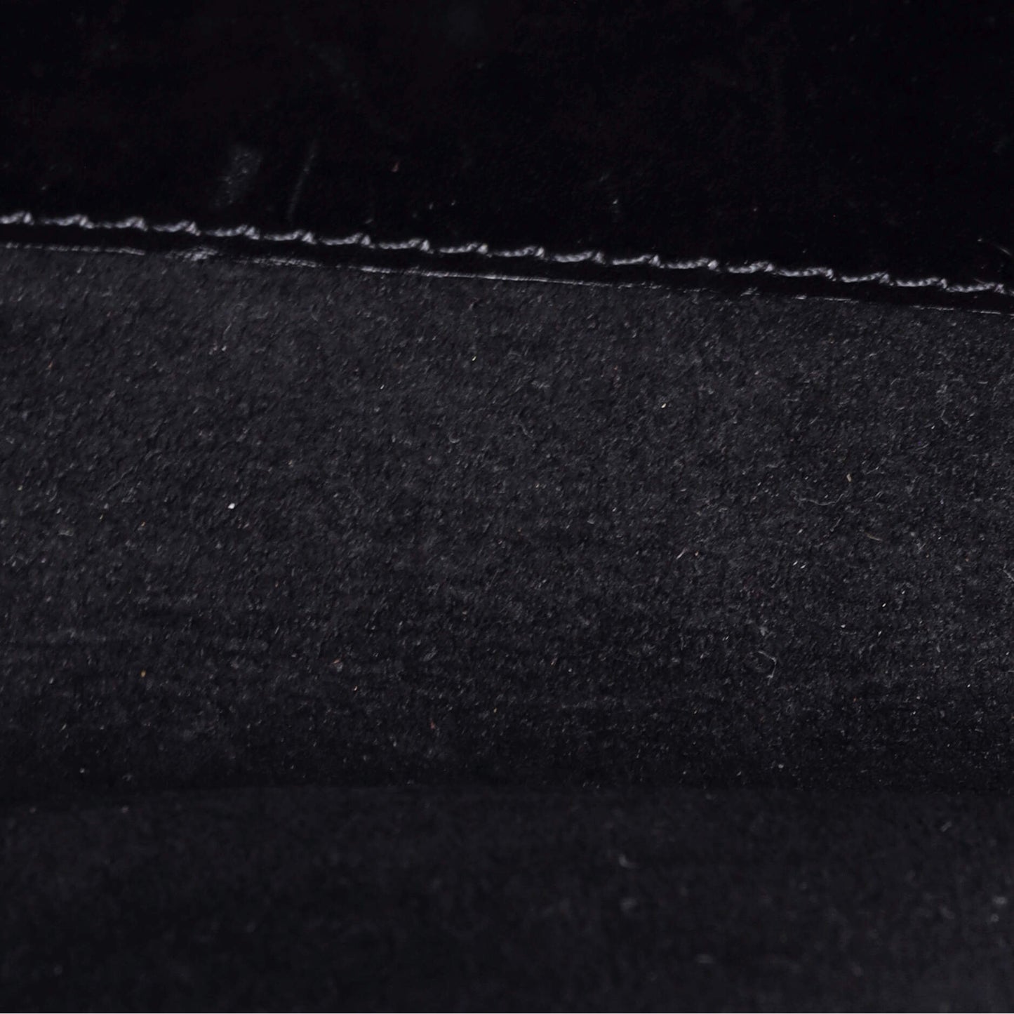 Louis Vuitton Chain Louise Clutch Leather MM