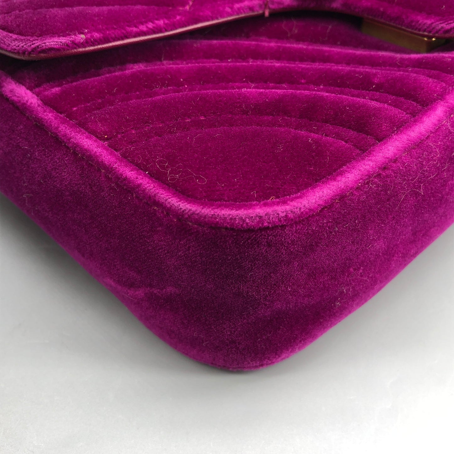 Gucci Marmont Fuchsia Velvet Matelasse Chain Shoulder Bag