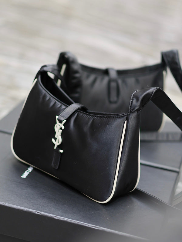 Yves Saint Laurent Atelier Refined Handbag