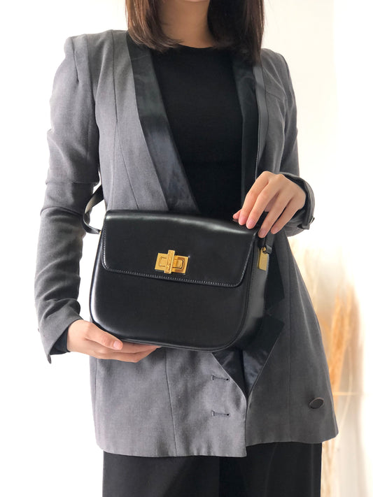 CELINE Turn Lock Leather Shoulder bag Black igkid8