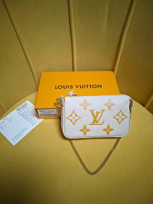 Louis Vuitton Luxury Bags 2470