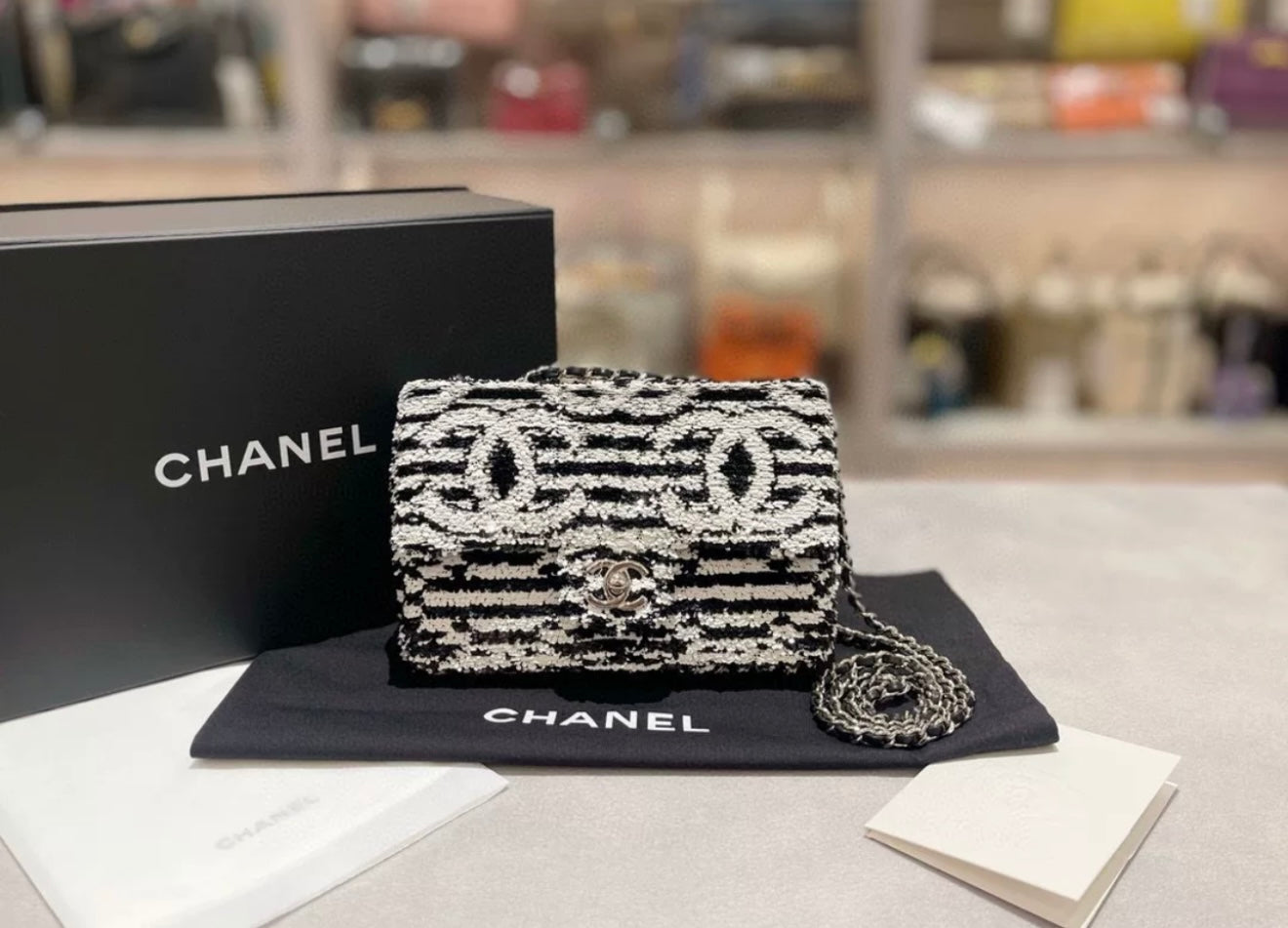 Chanel Luxury Leather Black Shoulder Bag