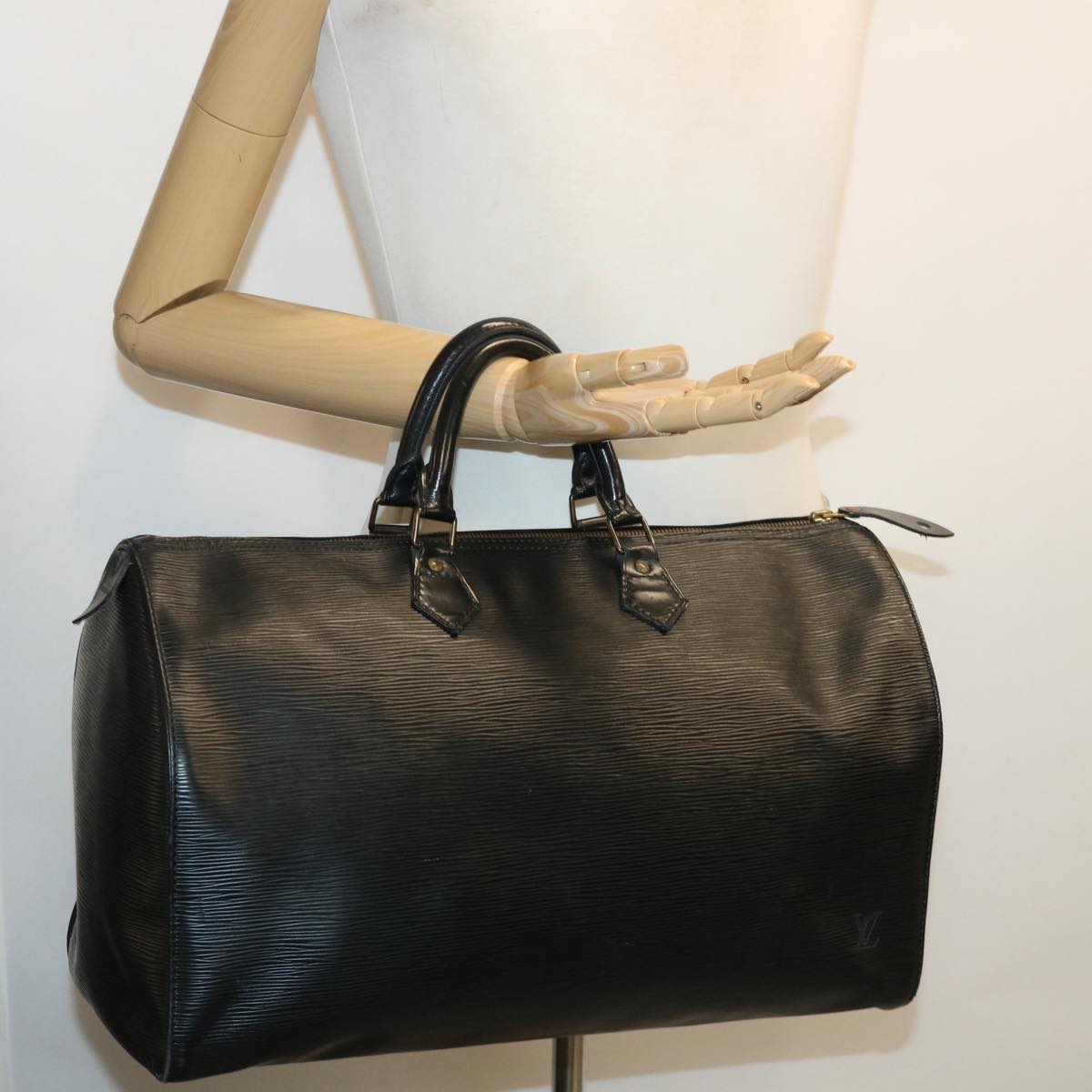 LOUIS VUITTON Epi 40 Hand Bag Black M42982 LV 33189