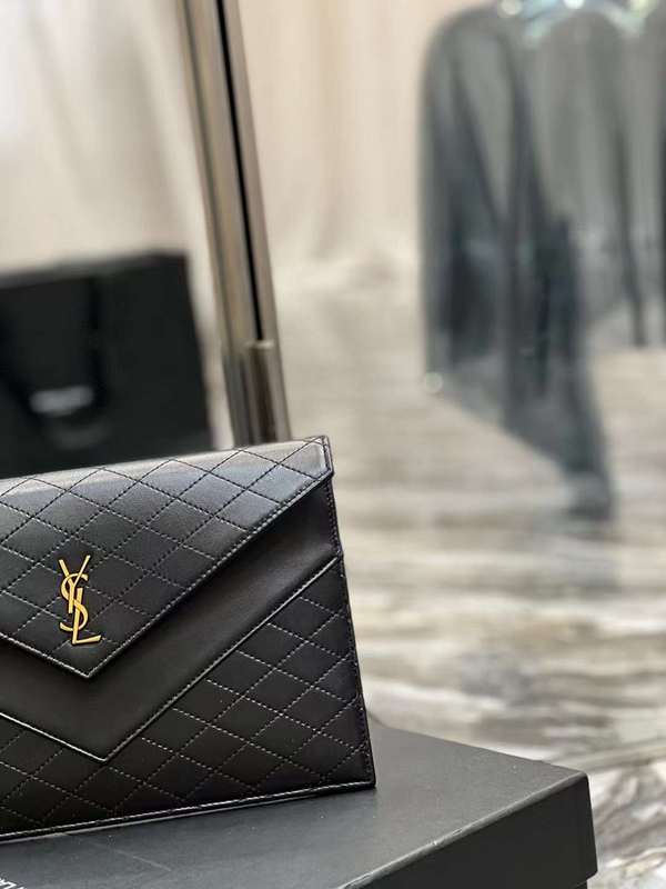 Yves Saint Laurent Atelier Signature Handbag