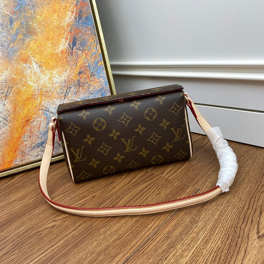 Louis Vuitton Luxury Bags 1786